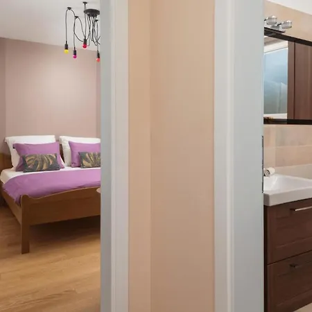 La Prima Olivia Apartman *